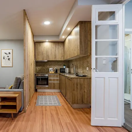Experience The Charm With Terrace Appartement Oporto